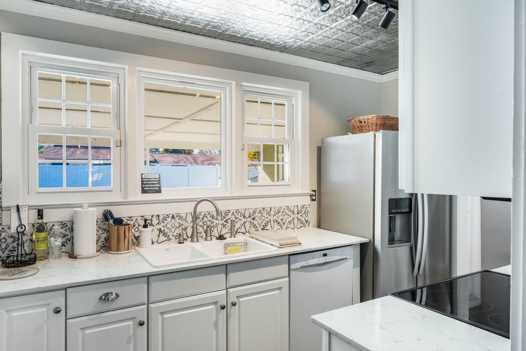 Sanford'S Haven, 3 Bedroom, Sleeps 7 Ngoại thất bức ảnh